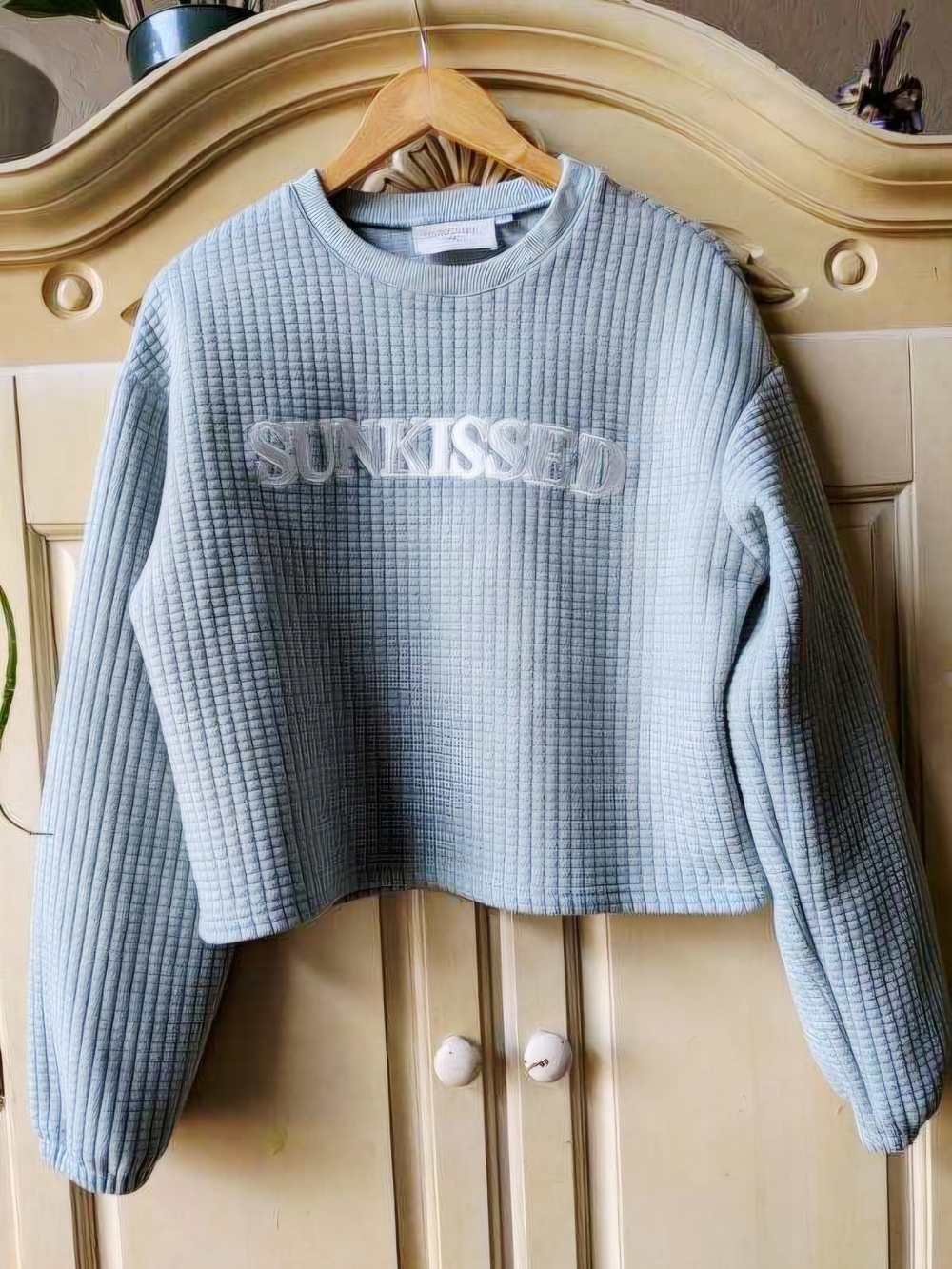 Cropped Quilted Crewneck Sweater - Light Blue - Sunkissed